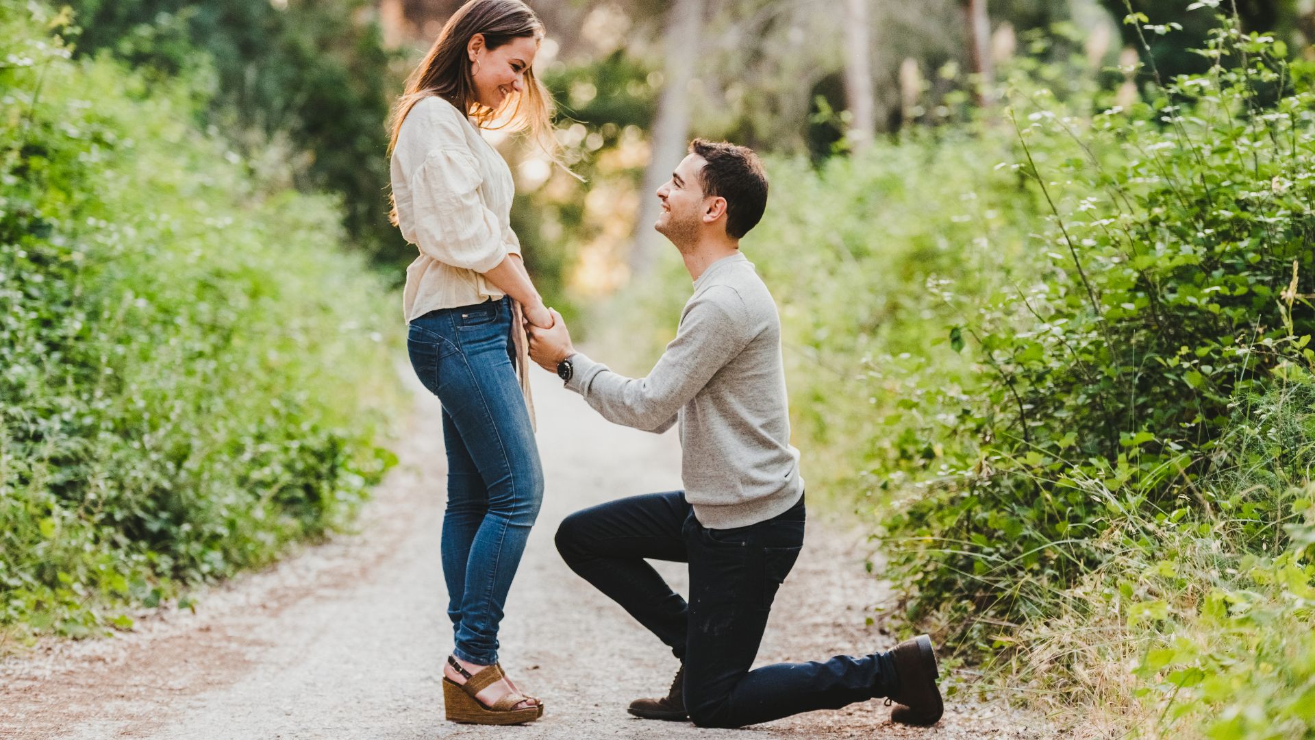 Intimate Beach Proposal Ideas
