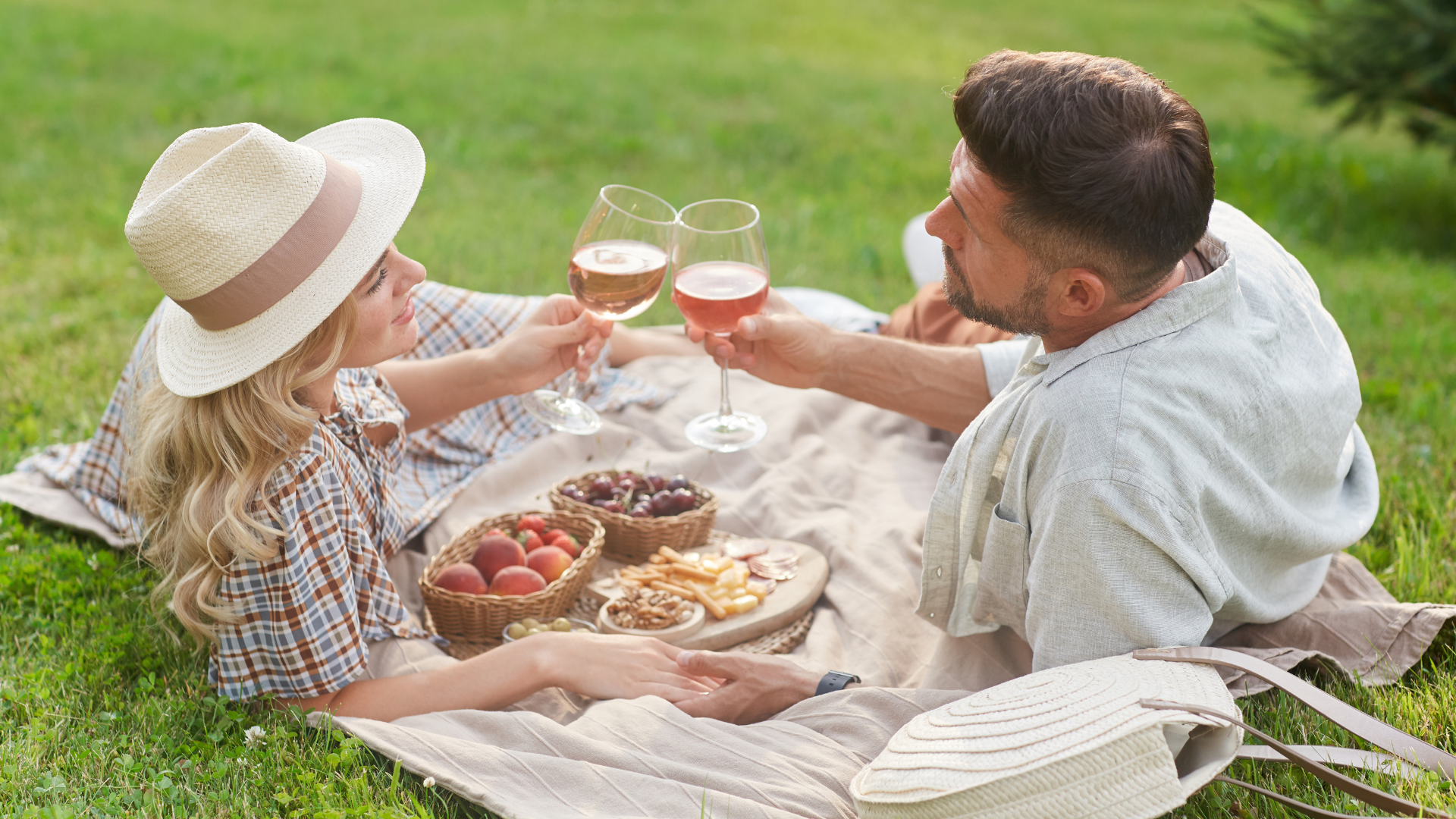 Outdoor Date Ideas for Couples