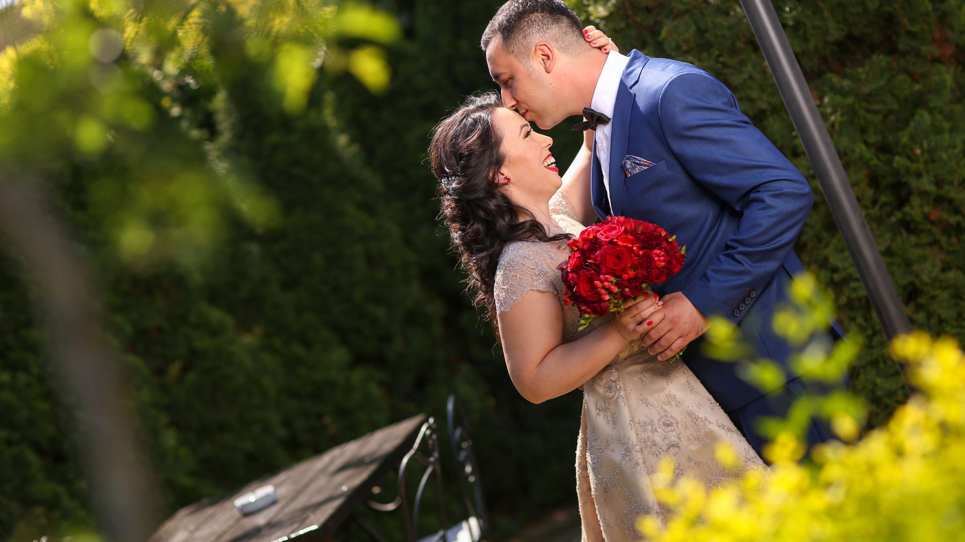 Engagement Photo Kiss Poses