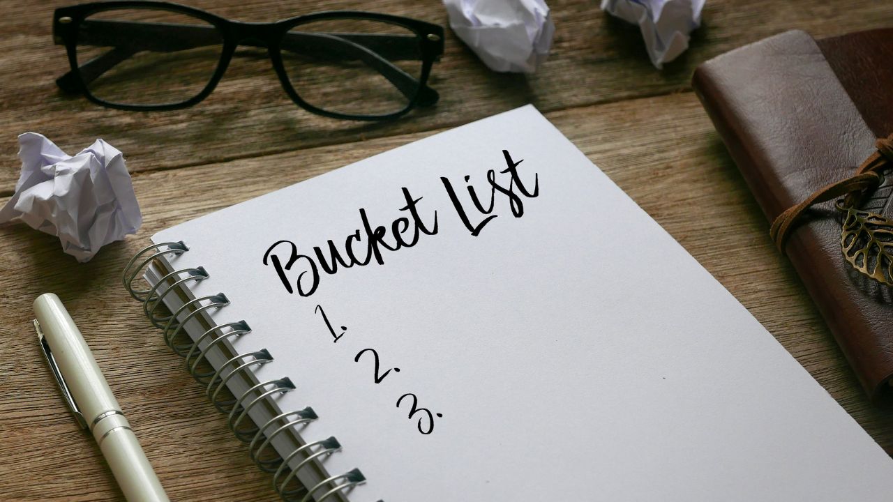 25 Romantic & Fun Halloween Bucket List Ideas for Couples